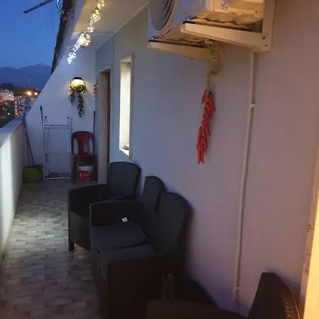 Daire Impeccable 1-Bed Apartment In Scalea Scalea